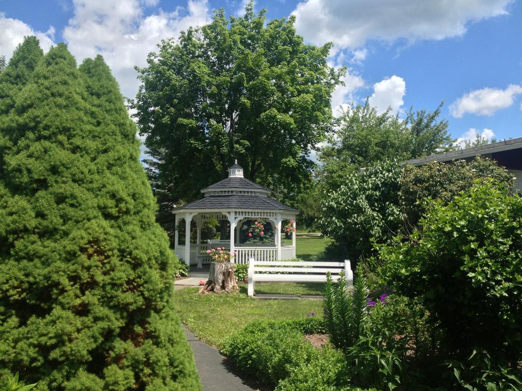 Lukans Farm Resort Hawley Exterior photo