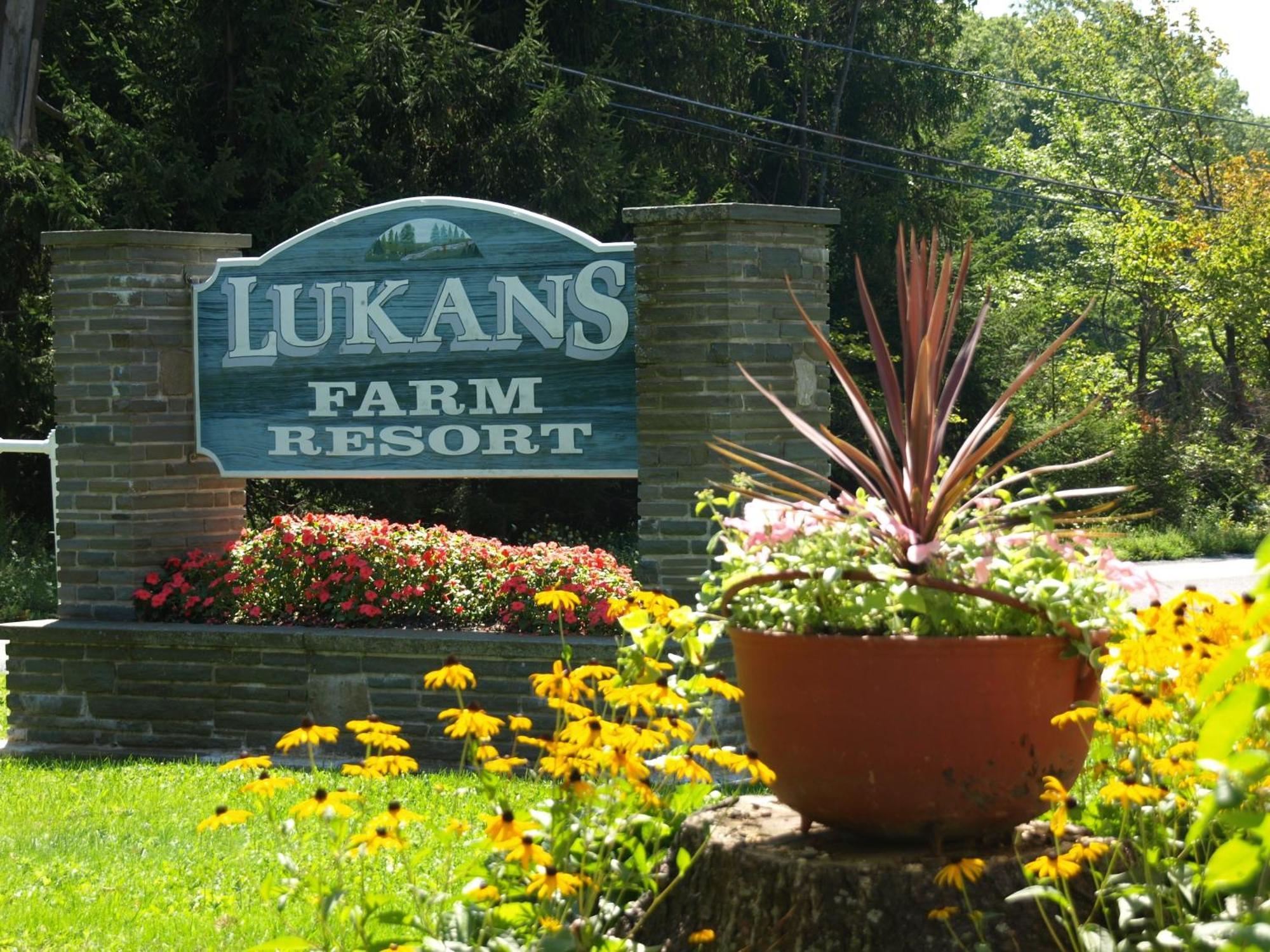 Lukans Farm Resort Hawley Exterior photo