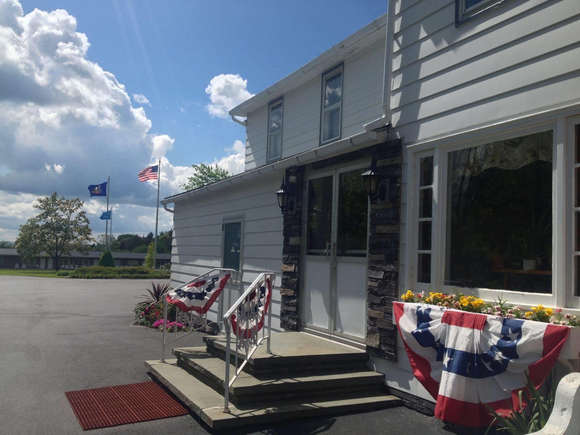 Lukans Farm Resort Hawley Exterior photo